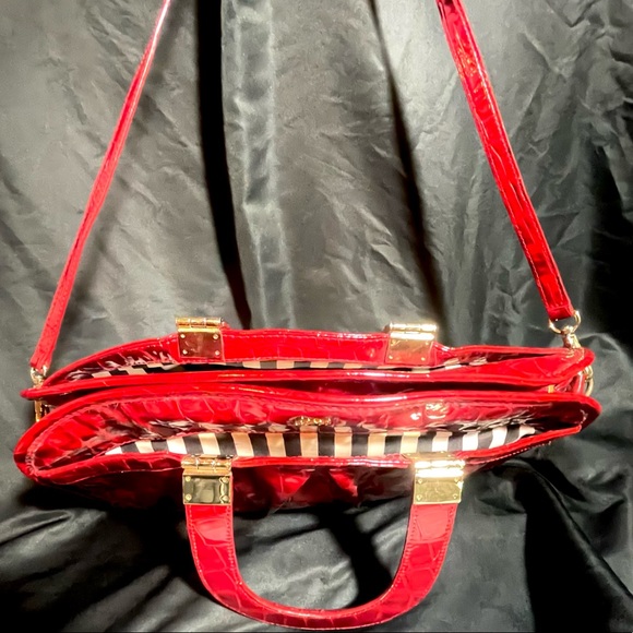 Gianni Bini Red Crossbody Purse - Picture 3 of 5